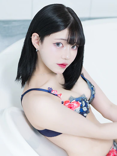 如月あやね